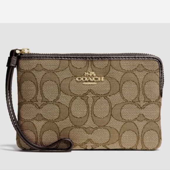 Coach Accessories - NWT Coach Outline Signature Corner Zip Wristlet